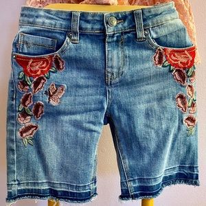 VIGROSS Shorts Sz 12 Girls Embroidred Frayed Hem